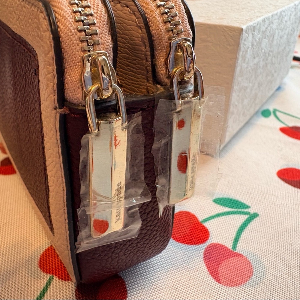 Kate Spade Maroon and Beige Crossbody NWOT - Picture 4 of 11